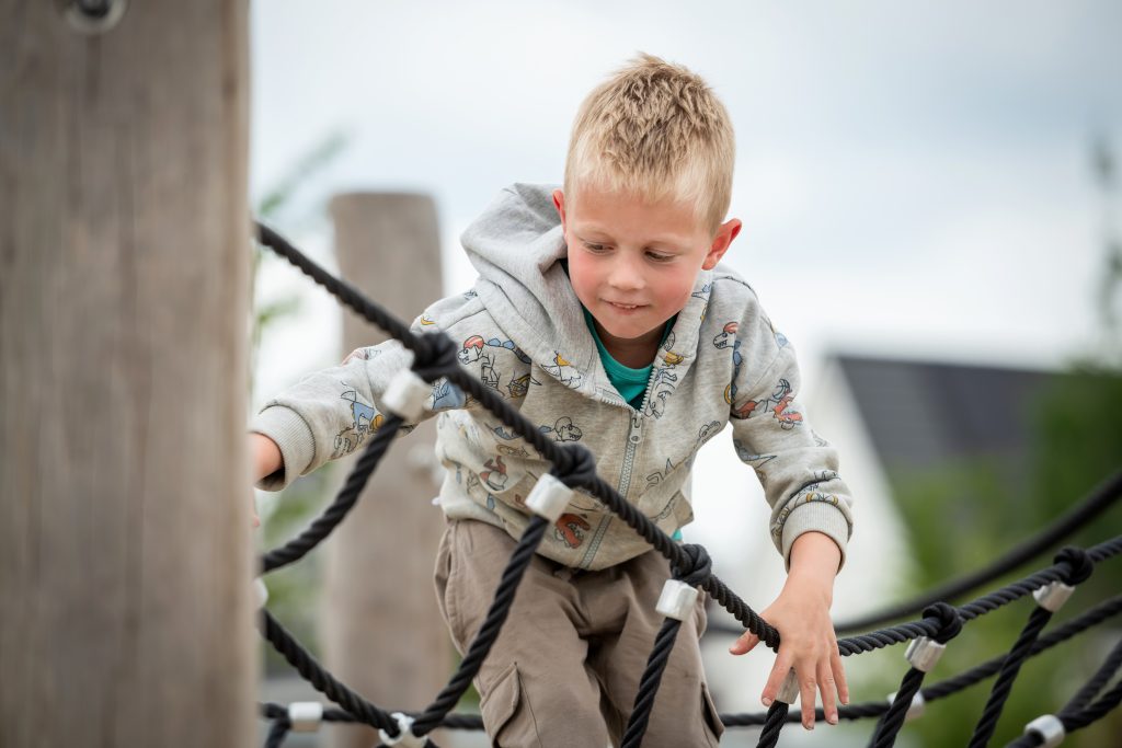 jongen bso zilverackers klimrek